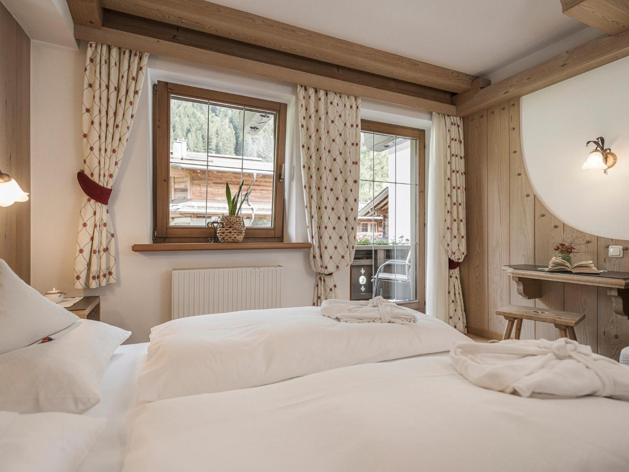 Apparthotel "Landhaus Veronika" Mayrhofen Esterno foto